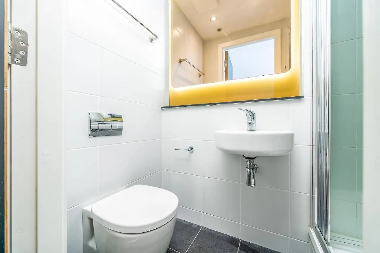 Ensuite Single Room With Shared Kitchen In Dublin Quays Ireland