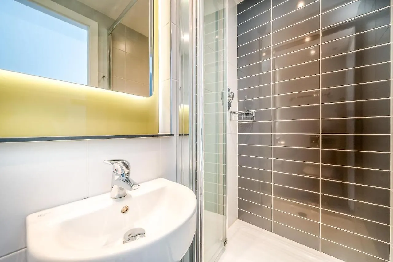 Ensuite Single Room With Shared Kitchen In Dublin Quays 0*,  Ireland